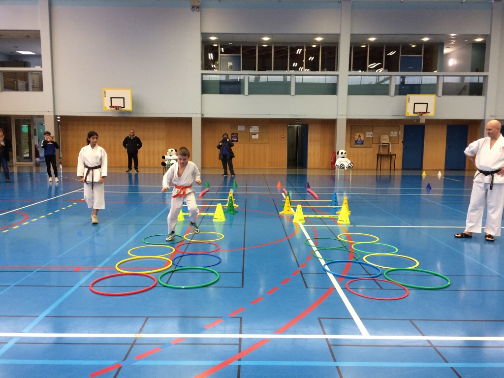 506E0E2A-5333-4872-94F0-940A98B18E15